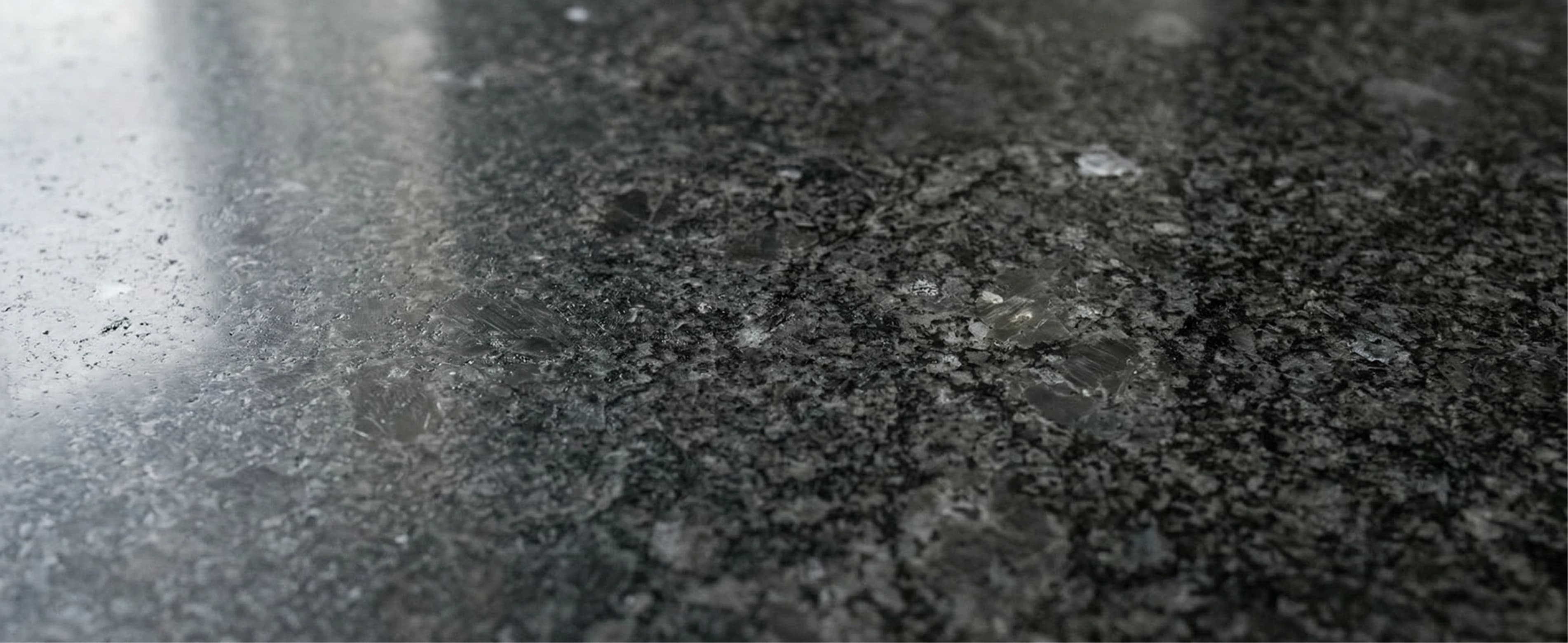 Текстура чёрного гранита